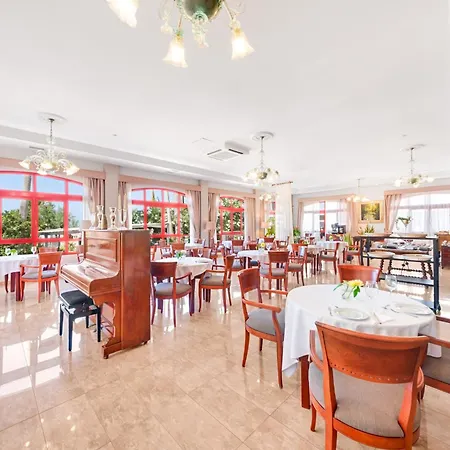 Ciutat Jardi Hotell 4*